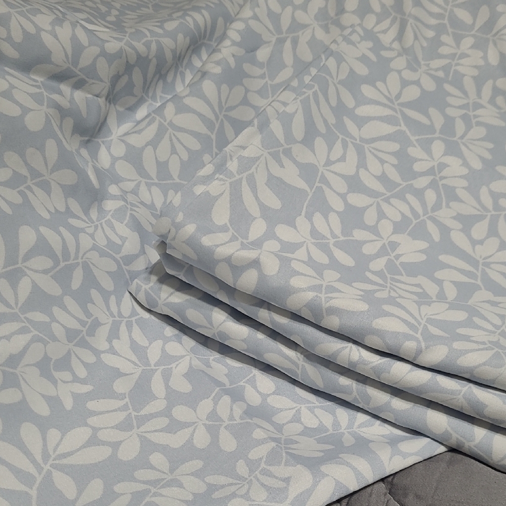 Light Blue Leaf-Print King Size Pillow Cases (4)